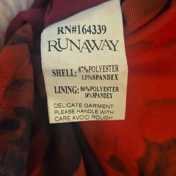 Runaway The Label Jordi Mini Dress in Giovana Red Rose Print - Size XL (10) - Picture 10 of 12